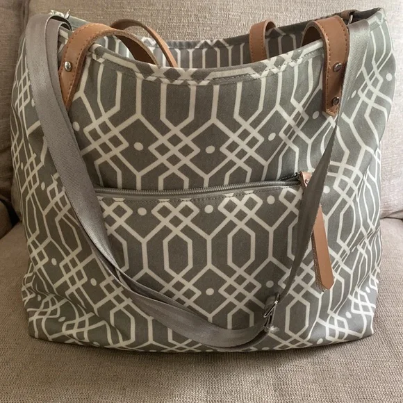 Petunia Pickle Bottom Diaper Bag - Picture 4 of 5